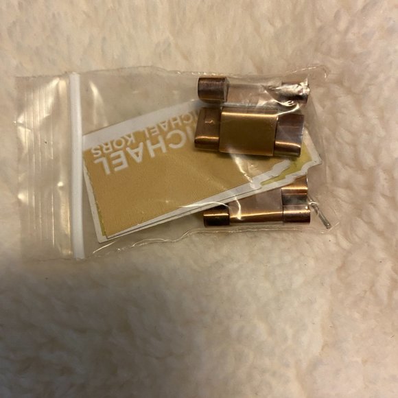 Michael Kors Watch w/extra links and original box main image 11